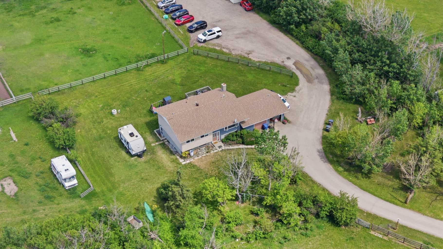 283082 Township Road 254 — photo 1