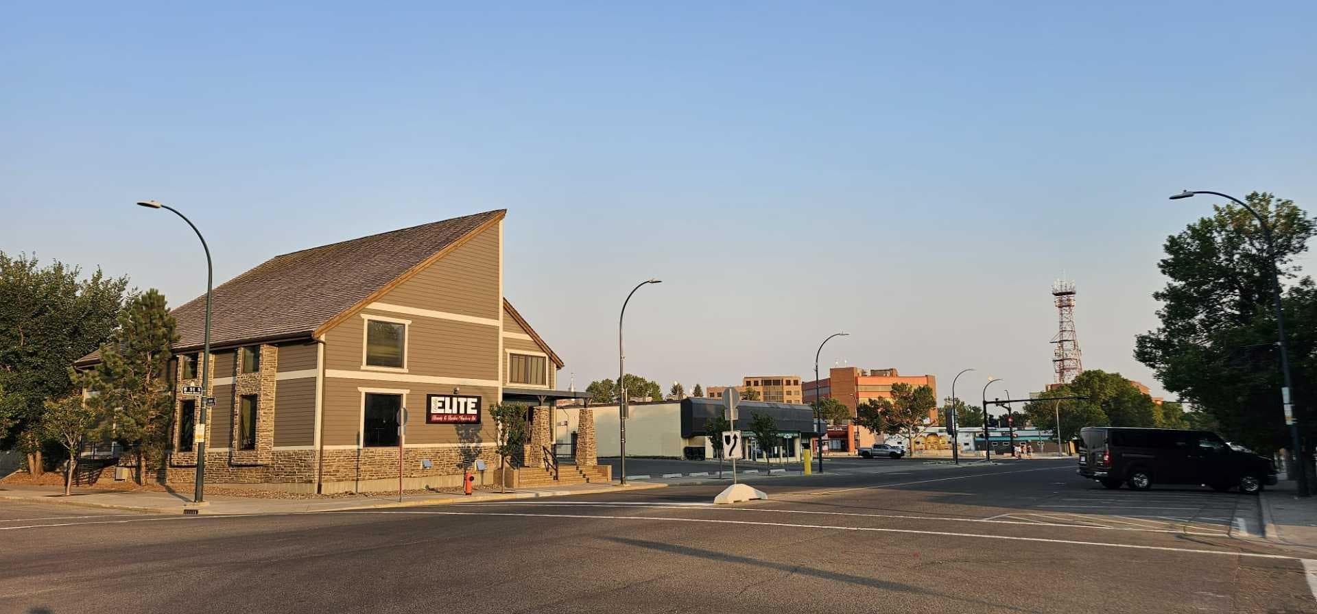 806 2 Avenue S — photo 3