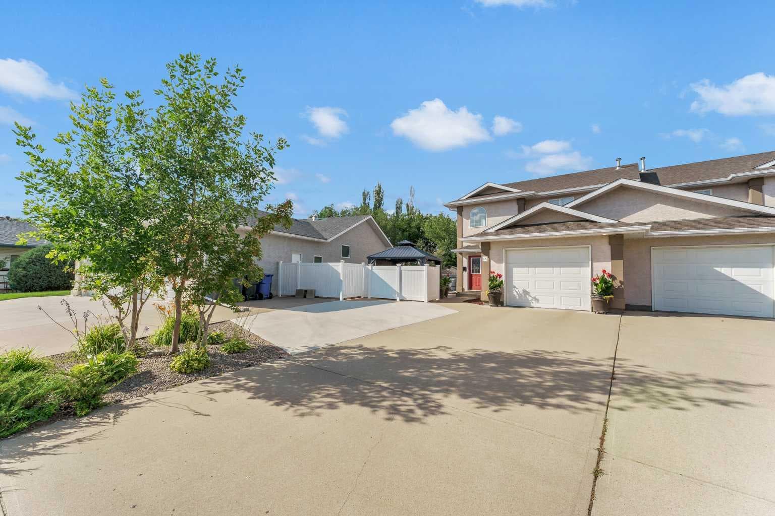 1A Stonegate Crescent SE — photo 4