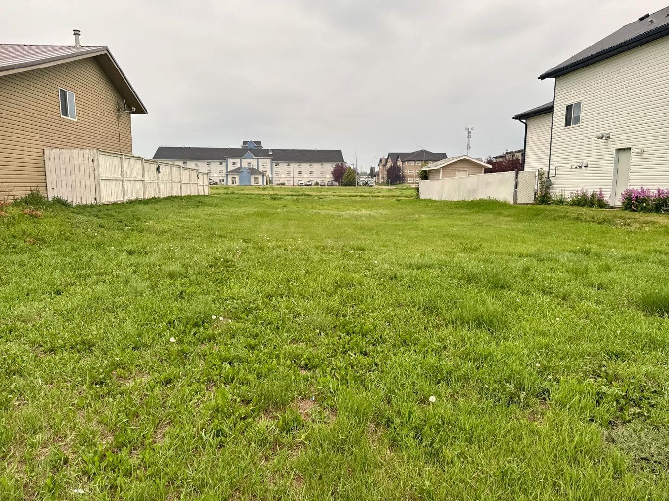 132 Upland Avenue W — photo 3