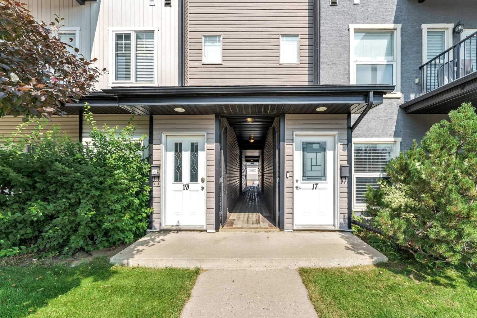 19, 298 Somerset Way SE — photo 4