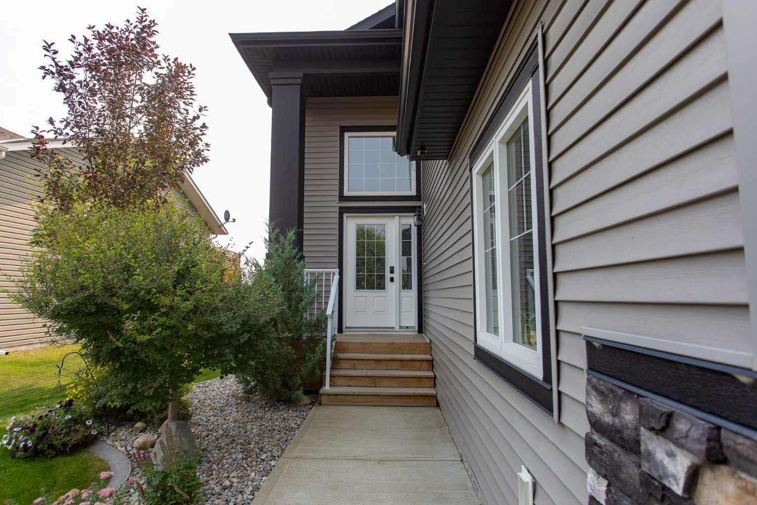 51 Emily Crescent — photo 2