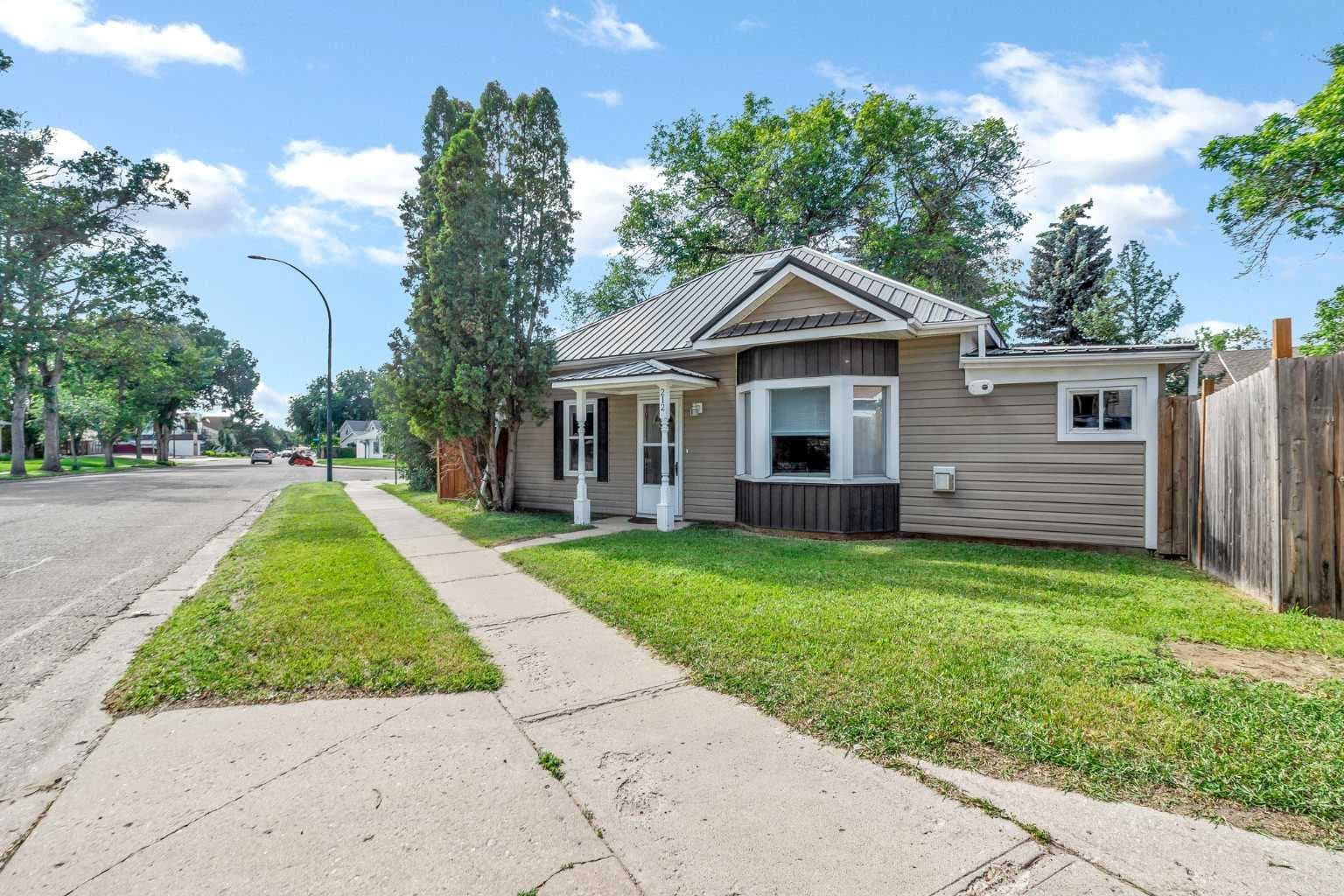 212 6 Street SE — photo 3