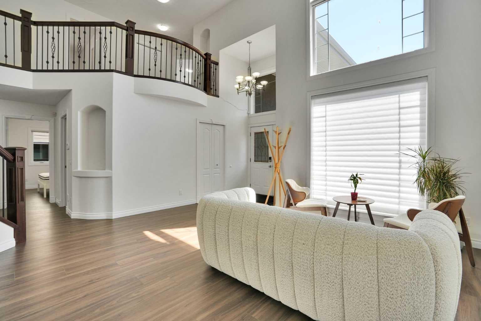 132 Evergreen Close SW — photo 4
