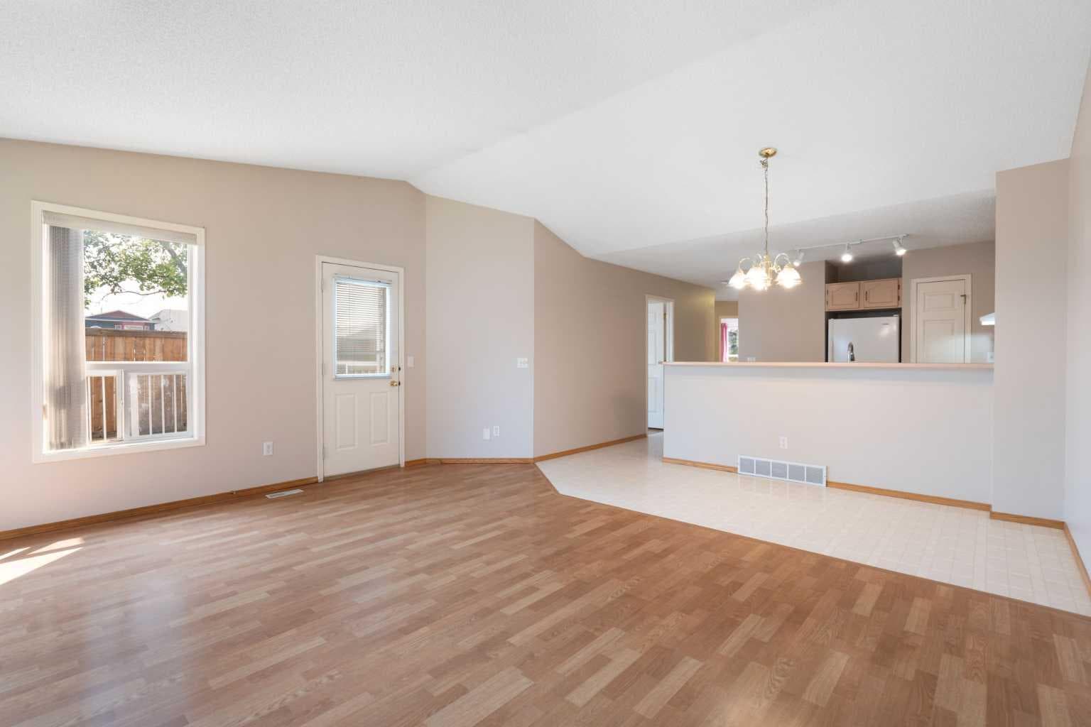 77 Tararidge Circle NE — photo 4