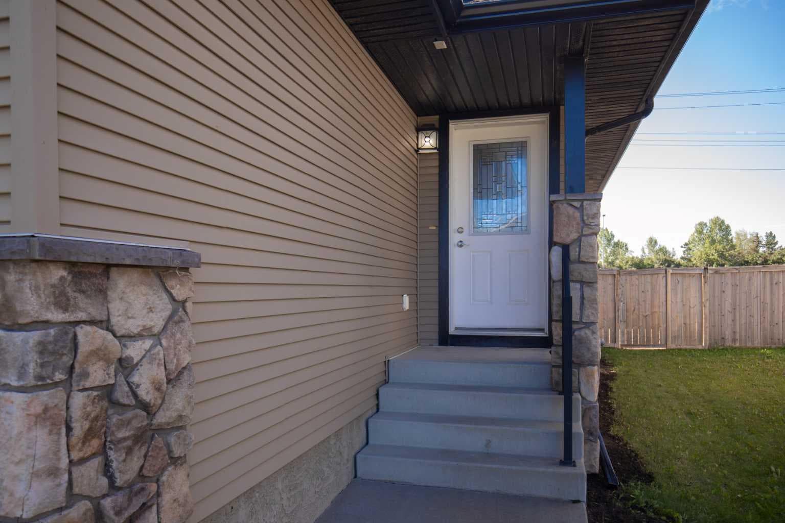 92 Ireland Crescent — photo 3