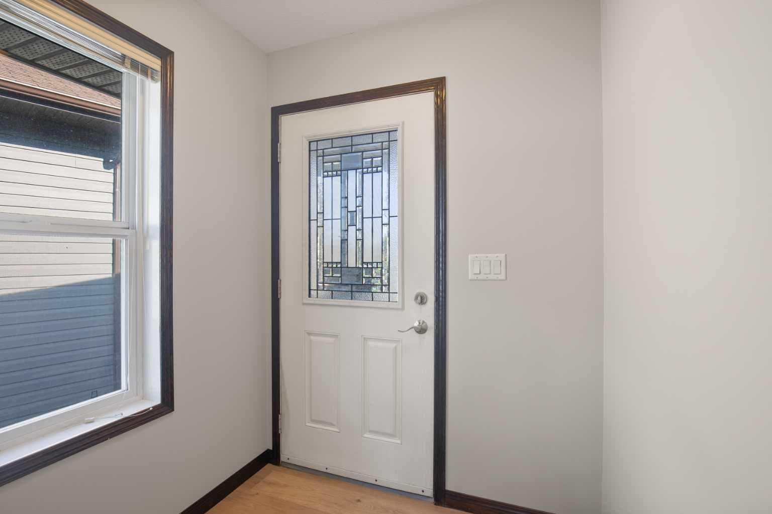 92 Ireland Crescent — photo 4