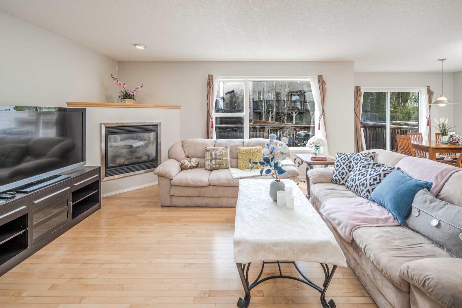 96 Panamount Manor NW — photo 4