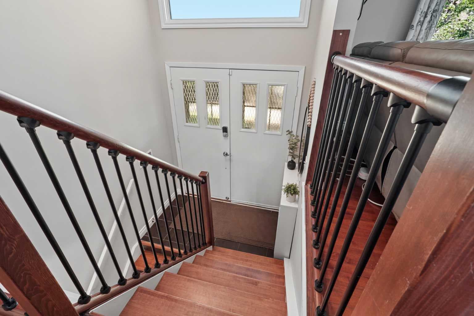 210 Dunkirk Street S — photo 4