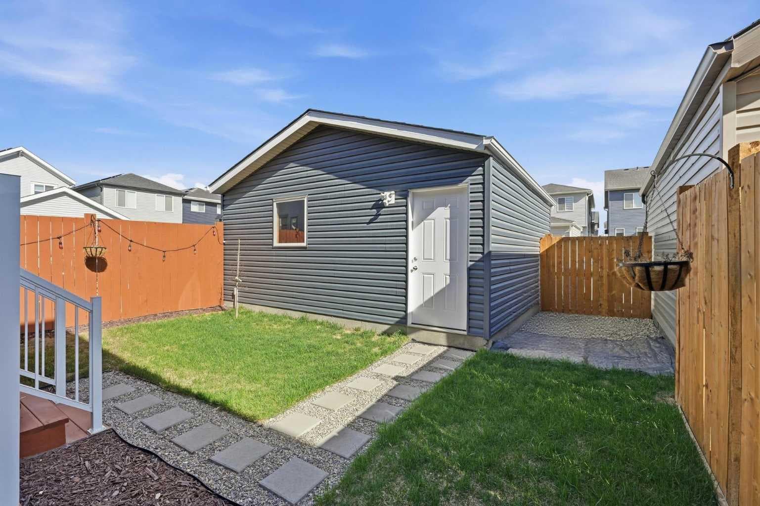 44 Amblefield Avenue NW — photo 5