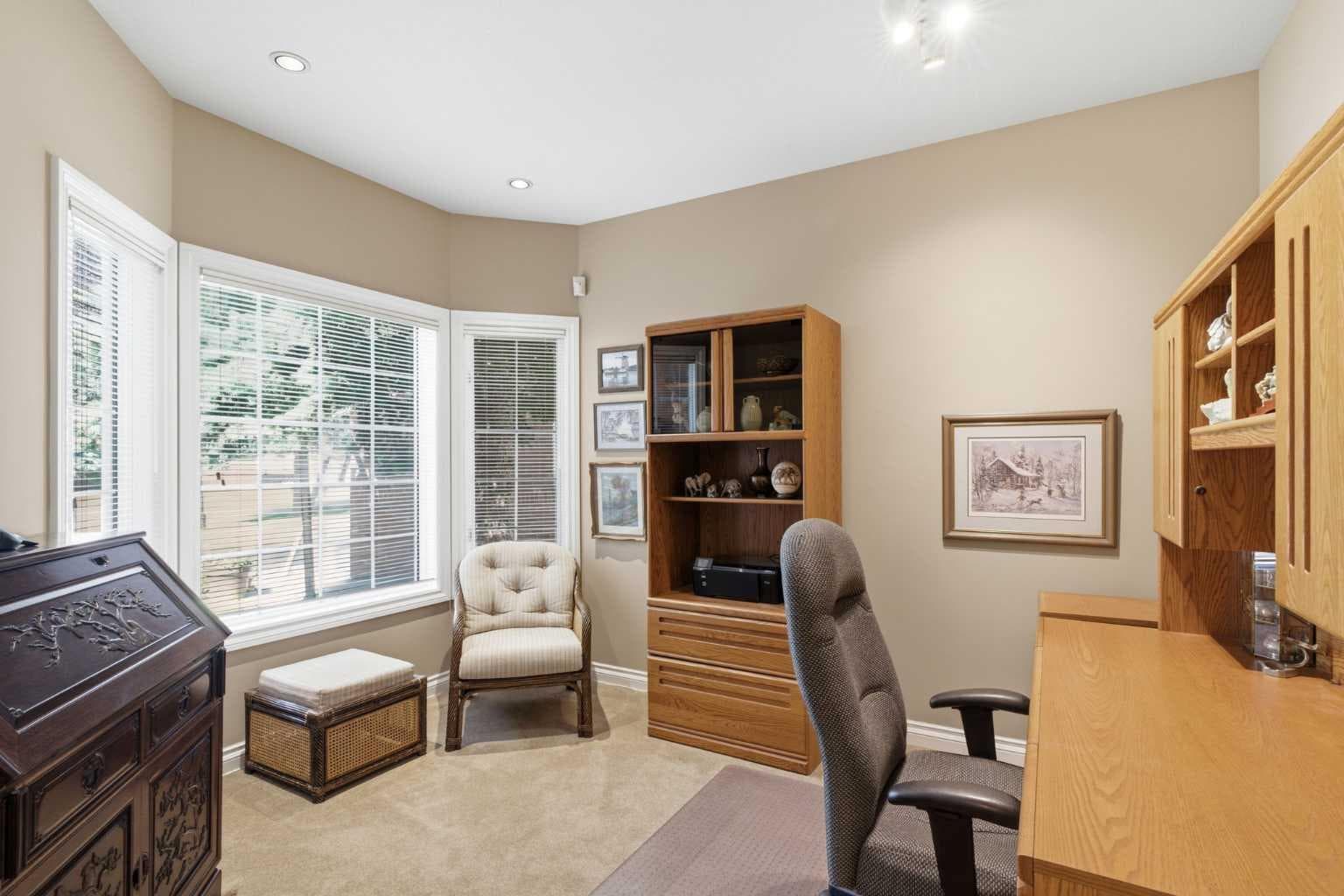 60 Prominence Point SW — photo 2