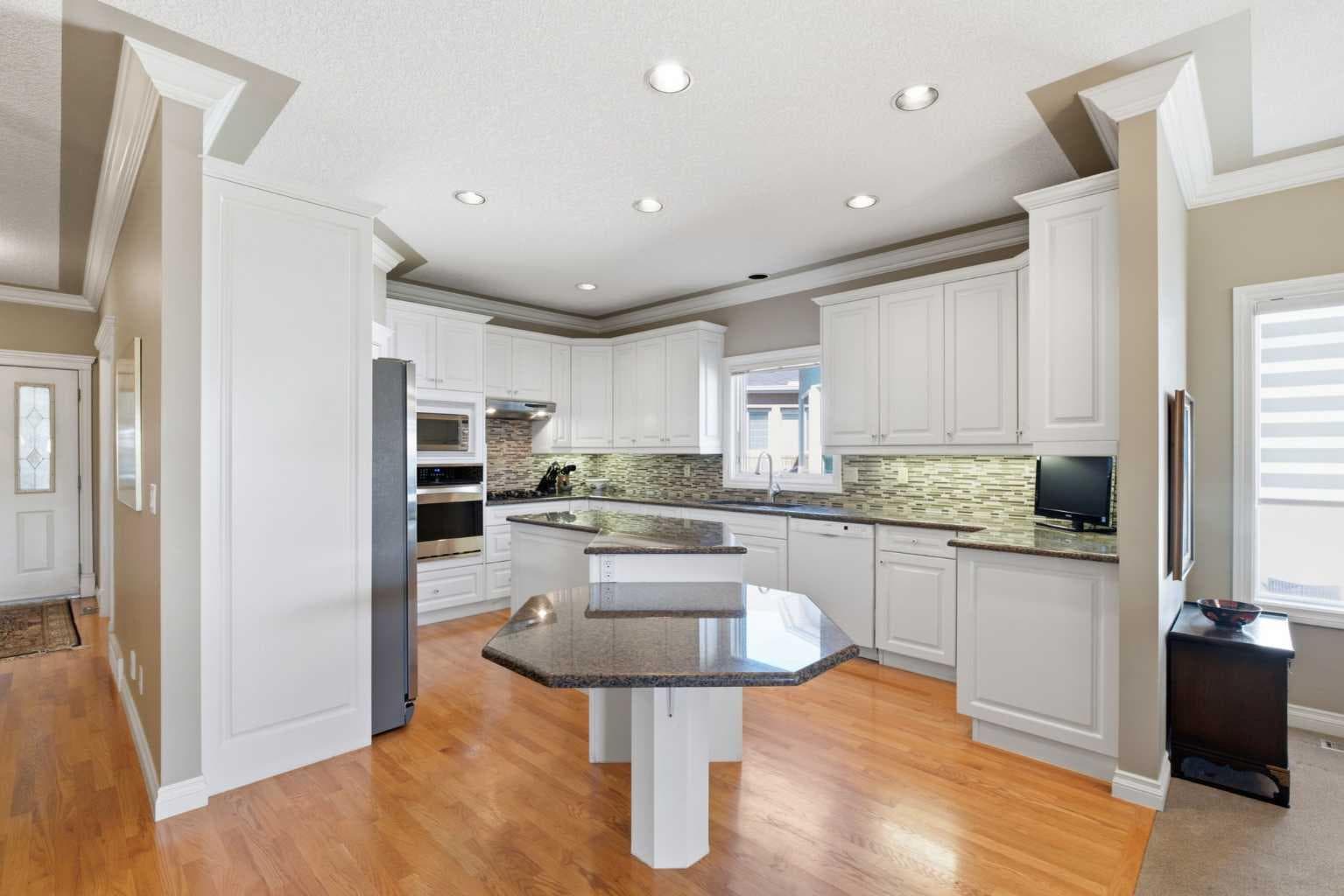 60 Prominence Point SW — photo 3