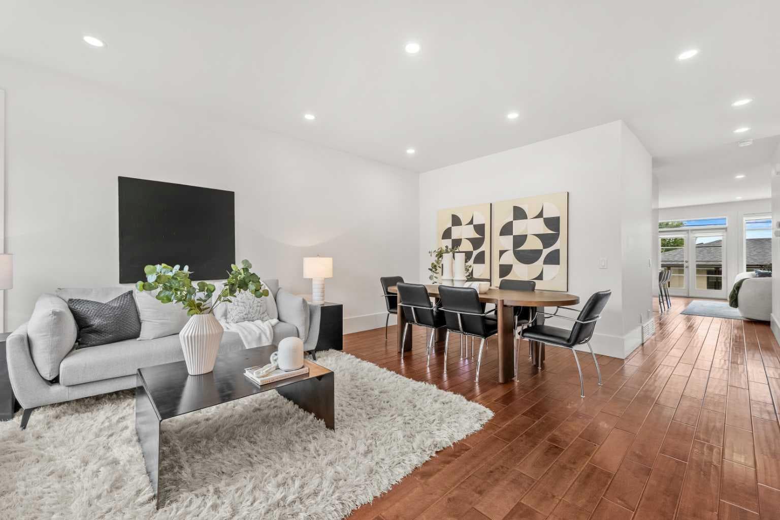 2412 28 Avenue SW — photo 3