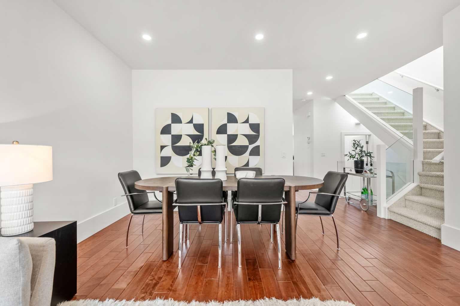 2412 28 Avenue SW — photo 4