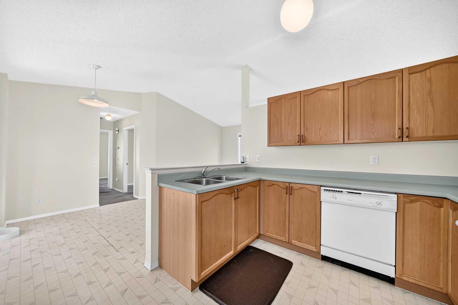 23 San Diego Manor NE — photo 4