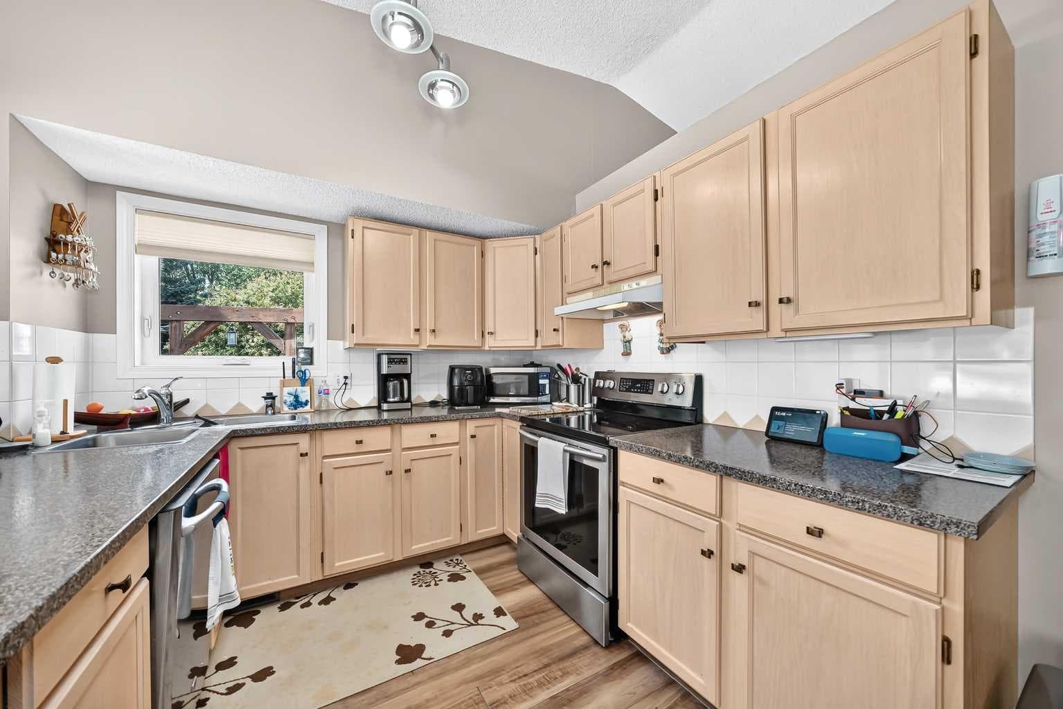 18 Shawbrooke Rise SW — photo 4