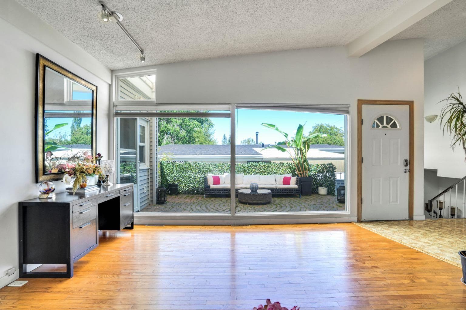 116 Selkirk Drive SW — photo 3