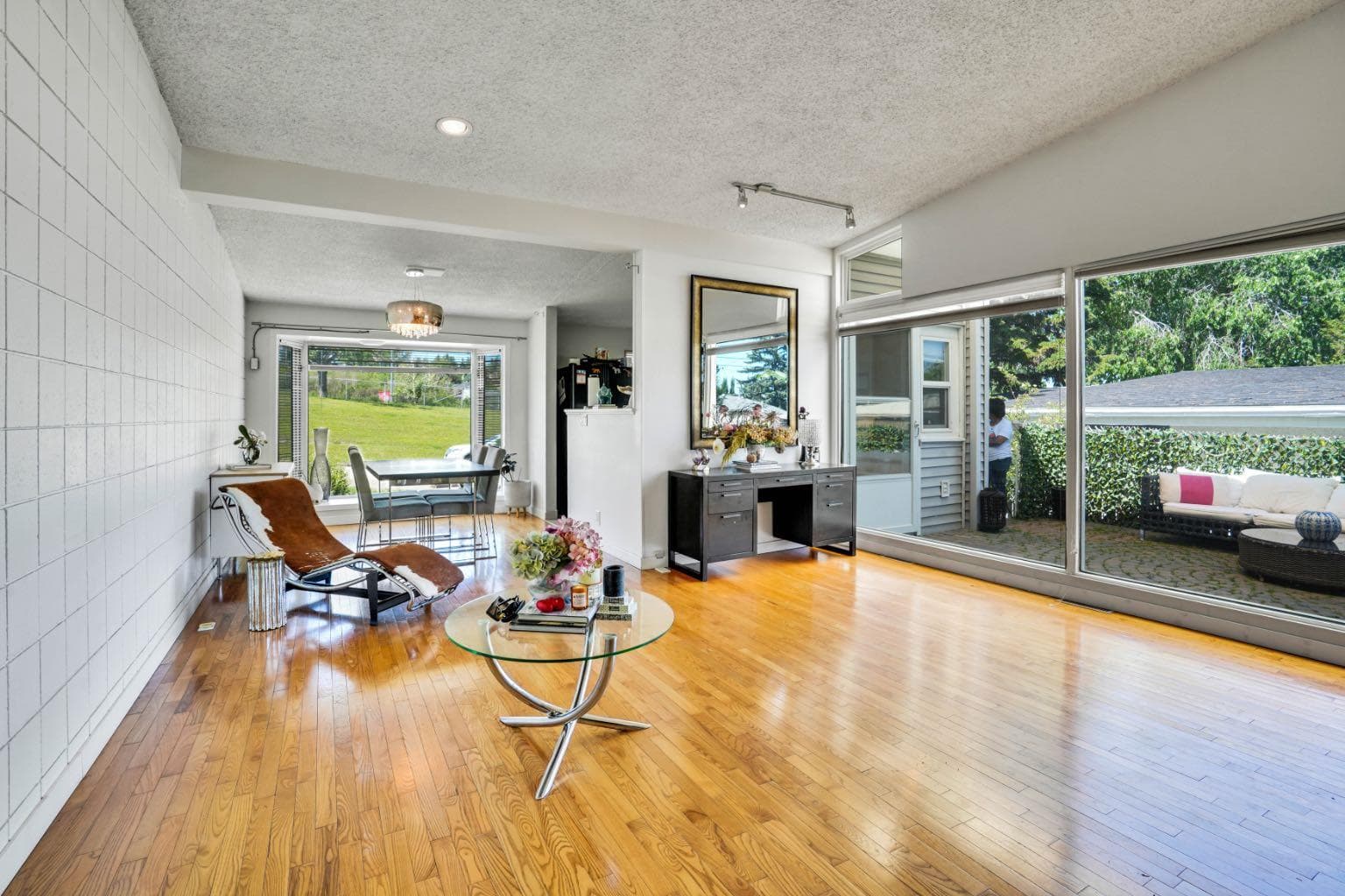 116 Selkirk Drive SW — photo 4