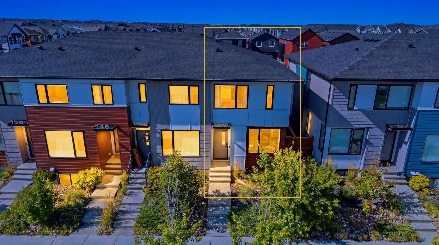 138 Homestead Boulevard NE — photo 2
