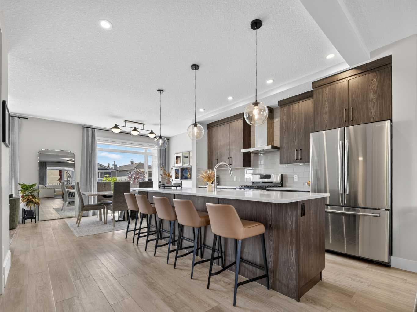 307 Royal Elm Road NW — photo 1