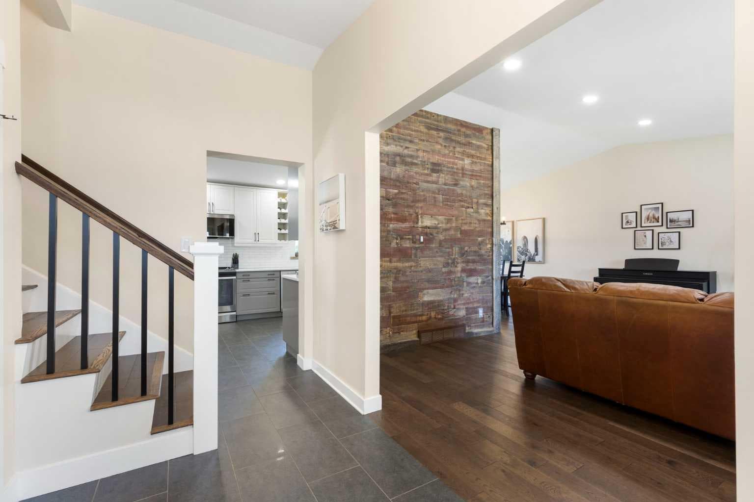 44 Sunmount Crescent SE — photo 4