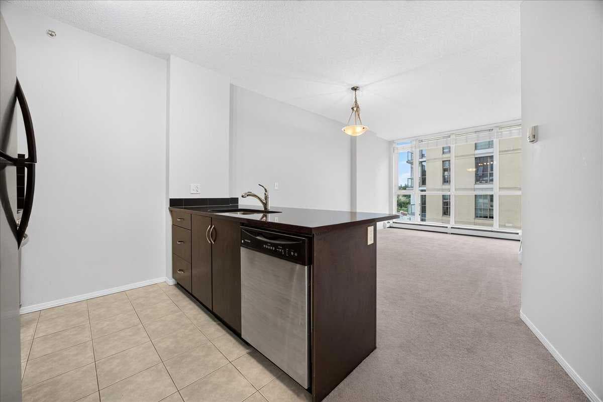 701, 325 3 Street SE — photo 5