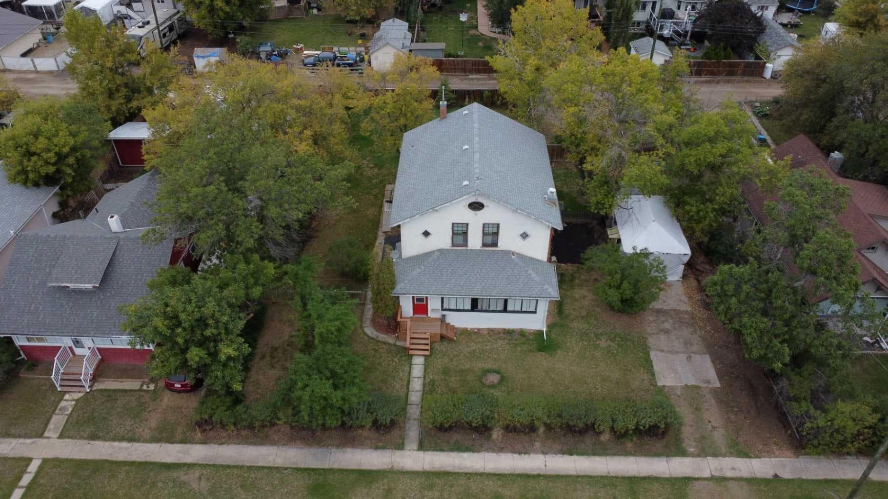210 4 Avenue E — photo 3