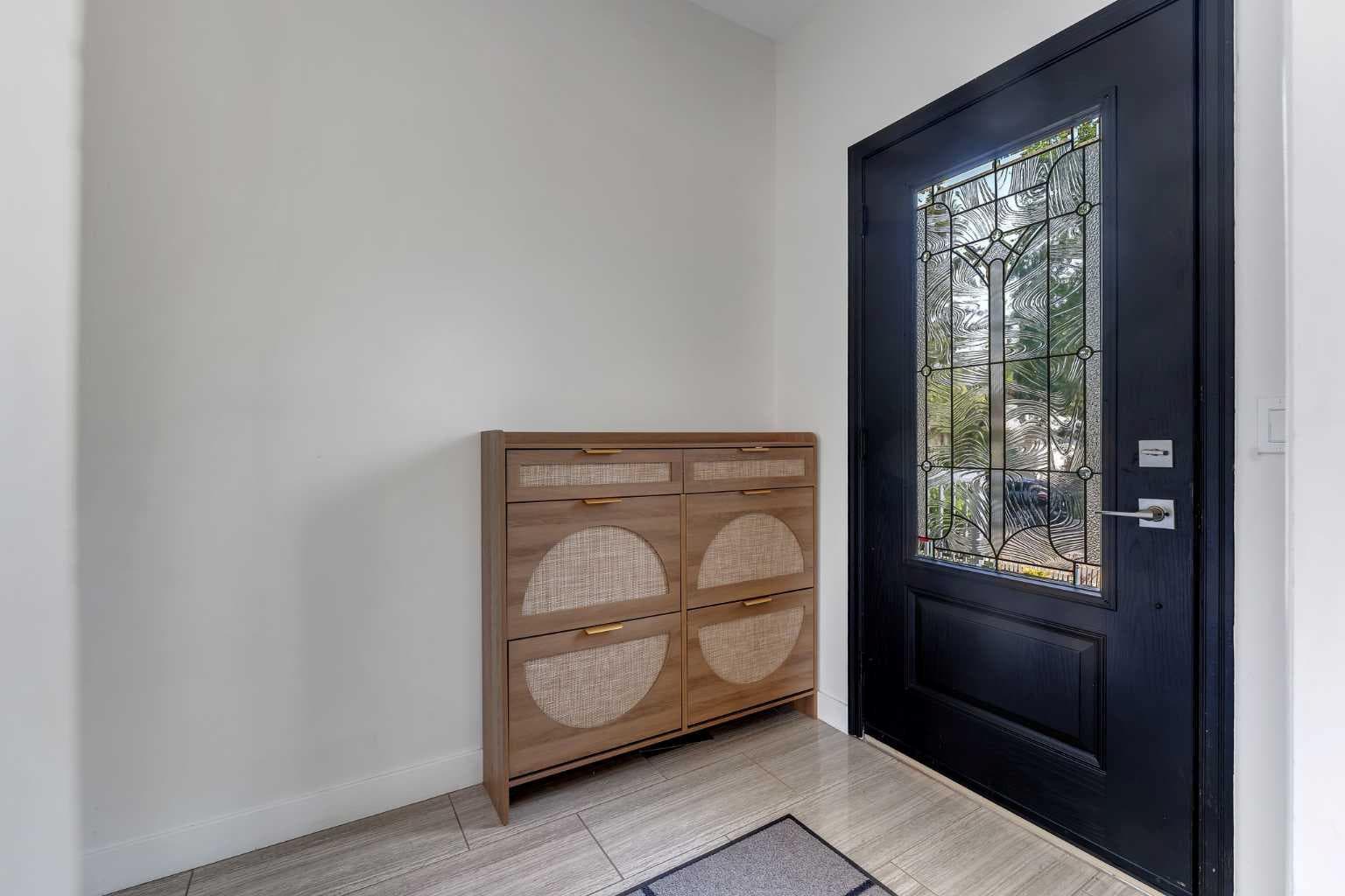 3409 2 Street NW — photo 2