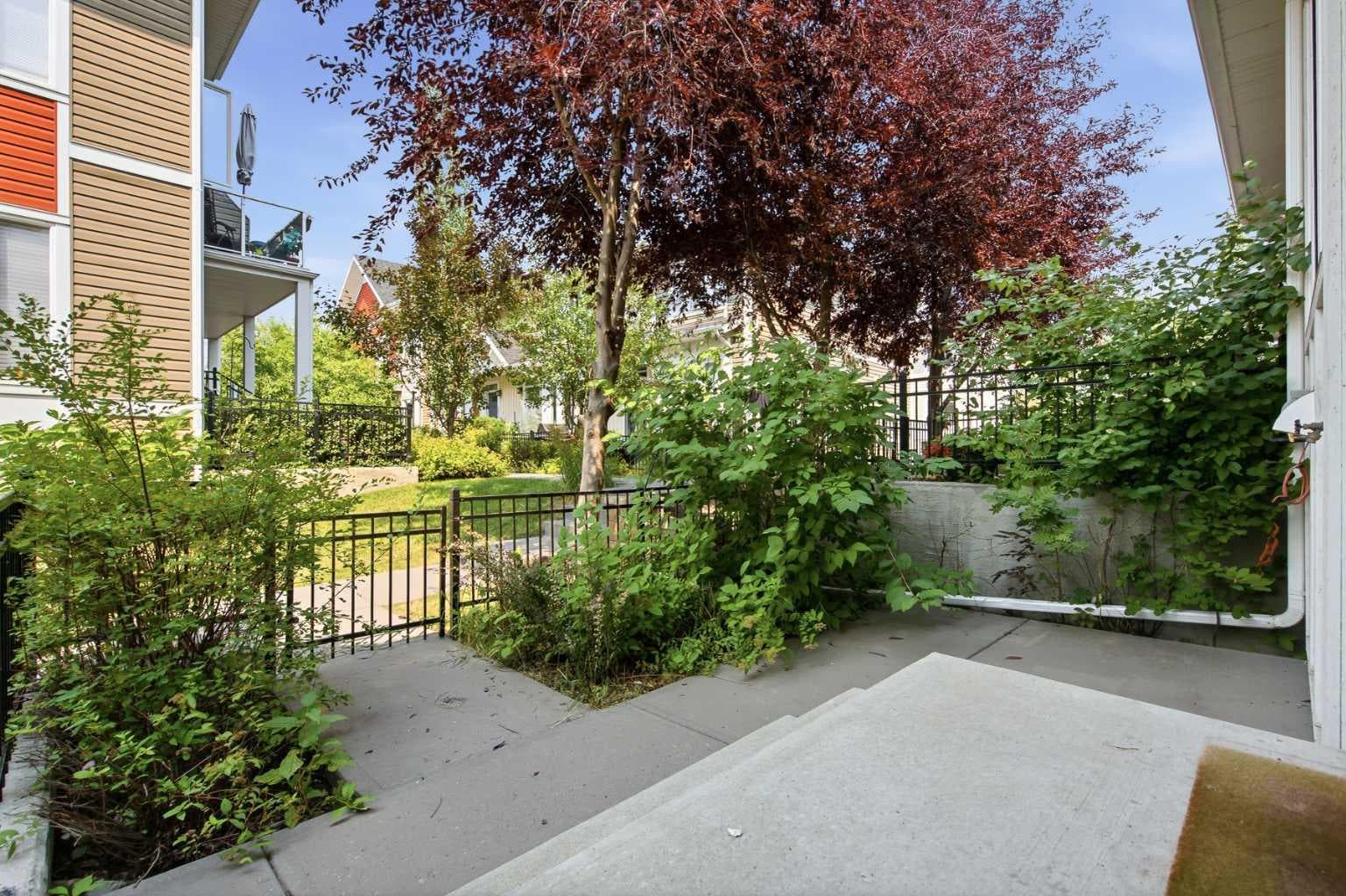 1404 Auburn Bay Square — photo 2
