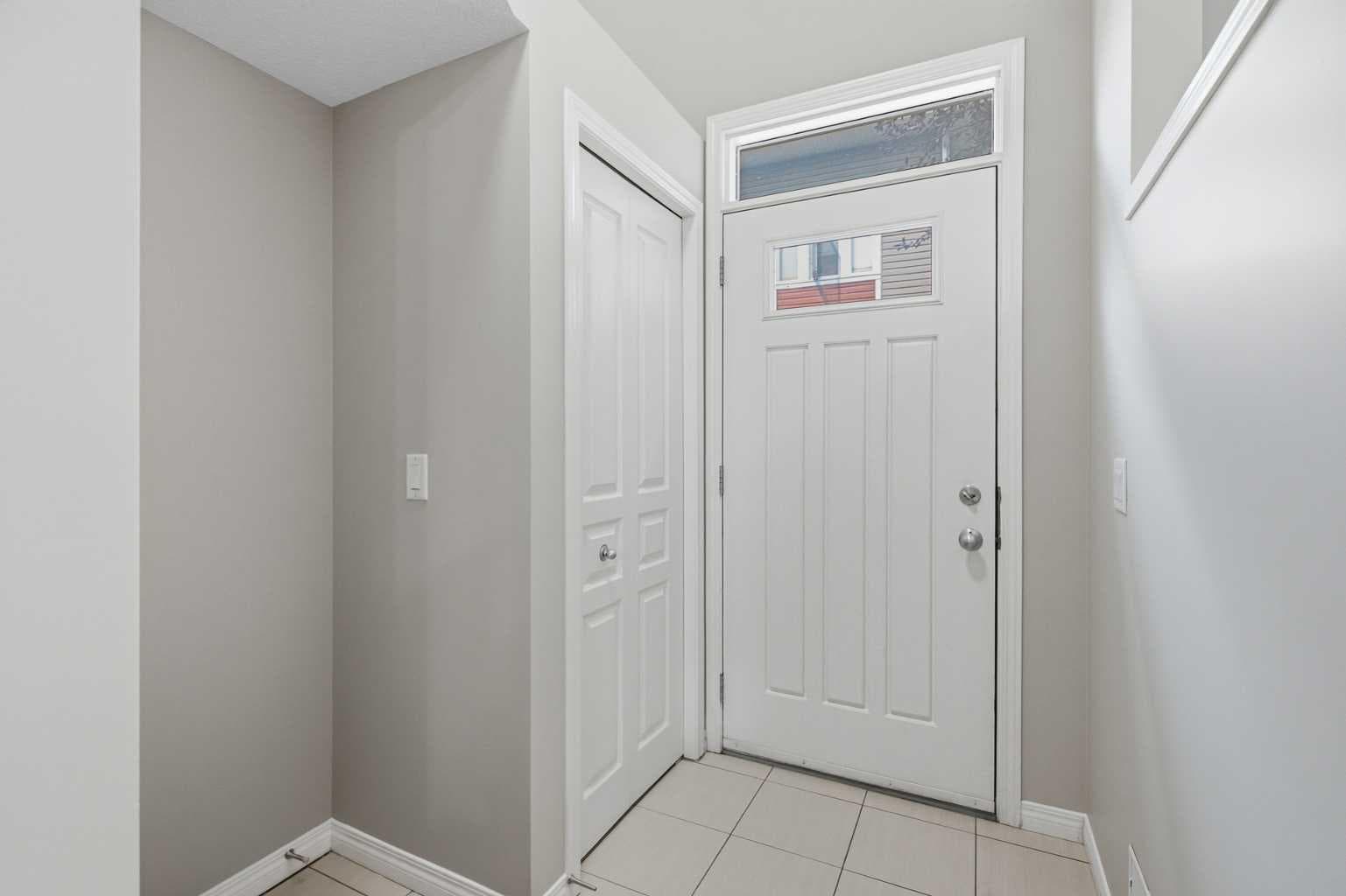 1404 Auburn Bay Square — photo 3