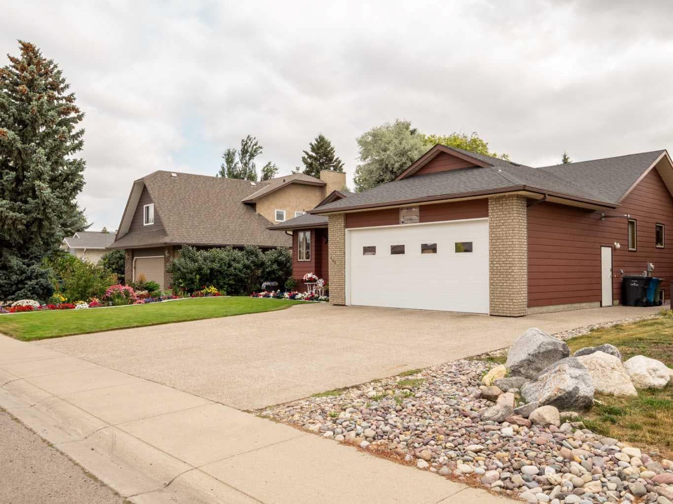123 Fairway Drive — photo 2