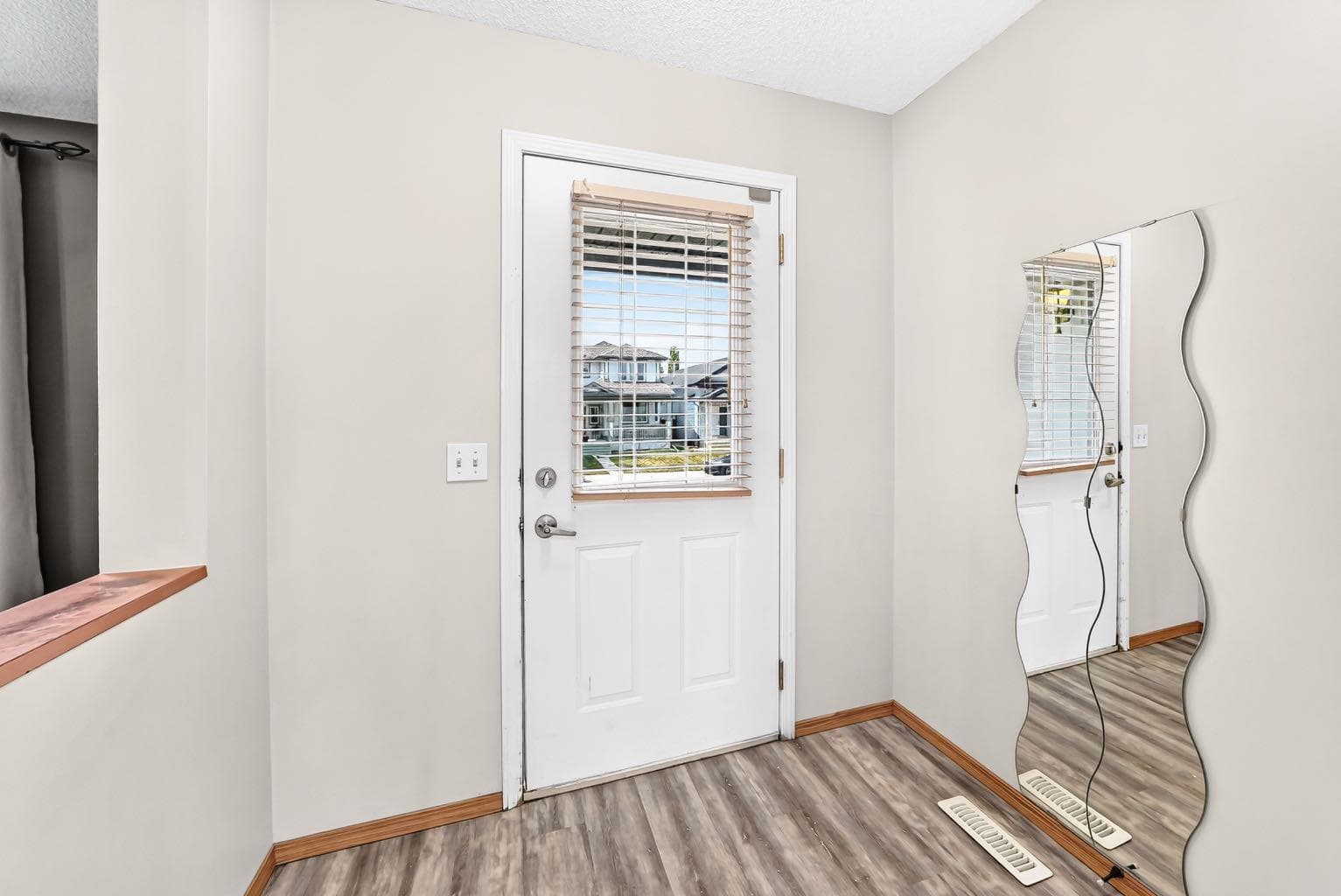 15 Coventry Link NE — photo 2