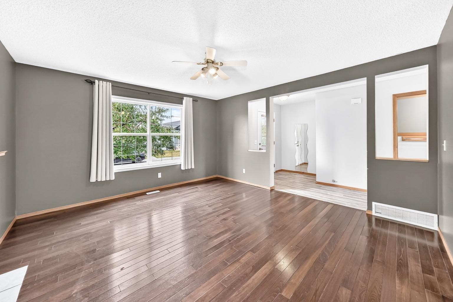 15 Coventry Link NE — photo 5