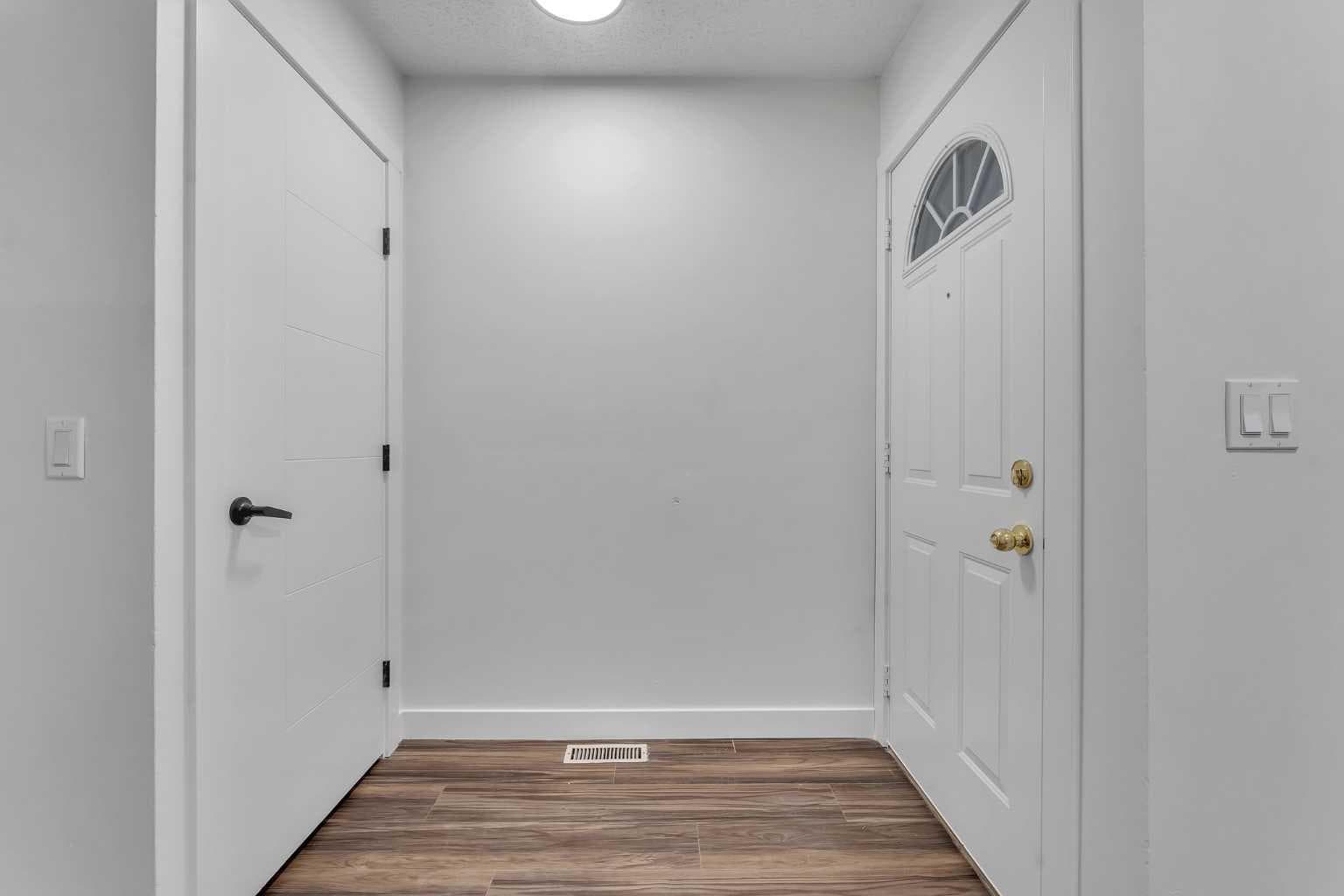 429 Georgian Villas NE — photo 2