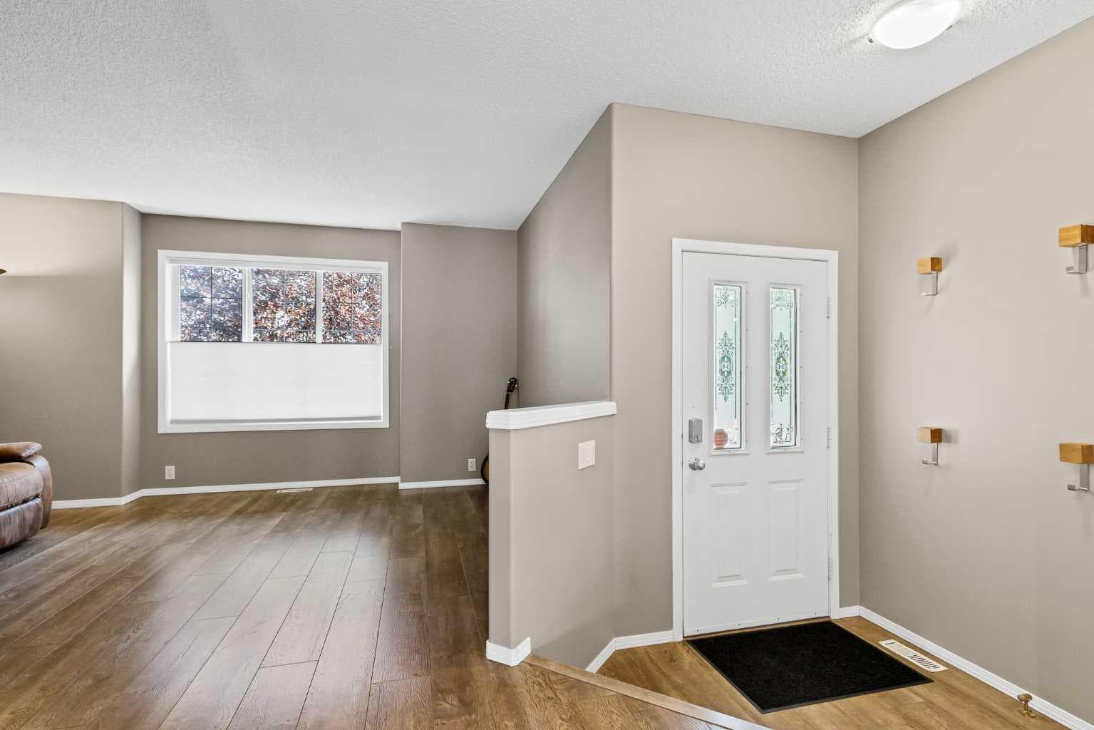 152 Covewood Green NE — photo 2