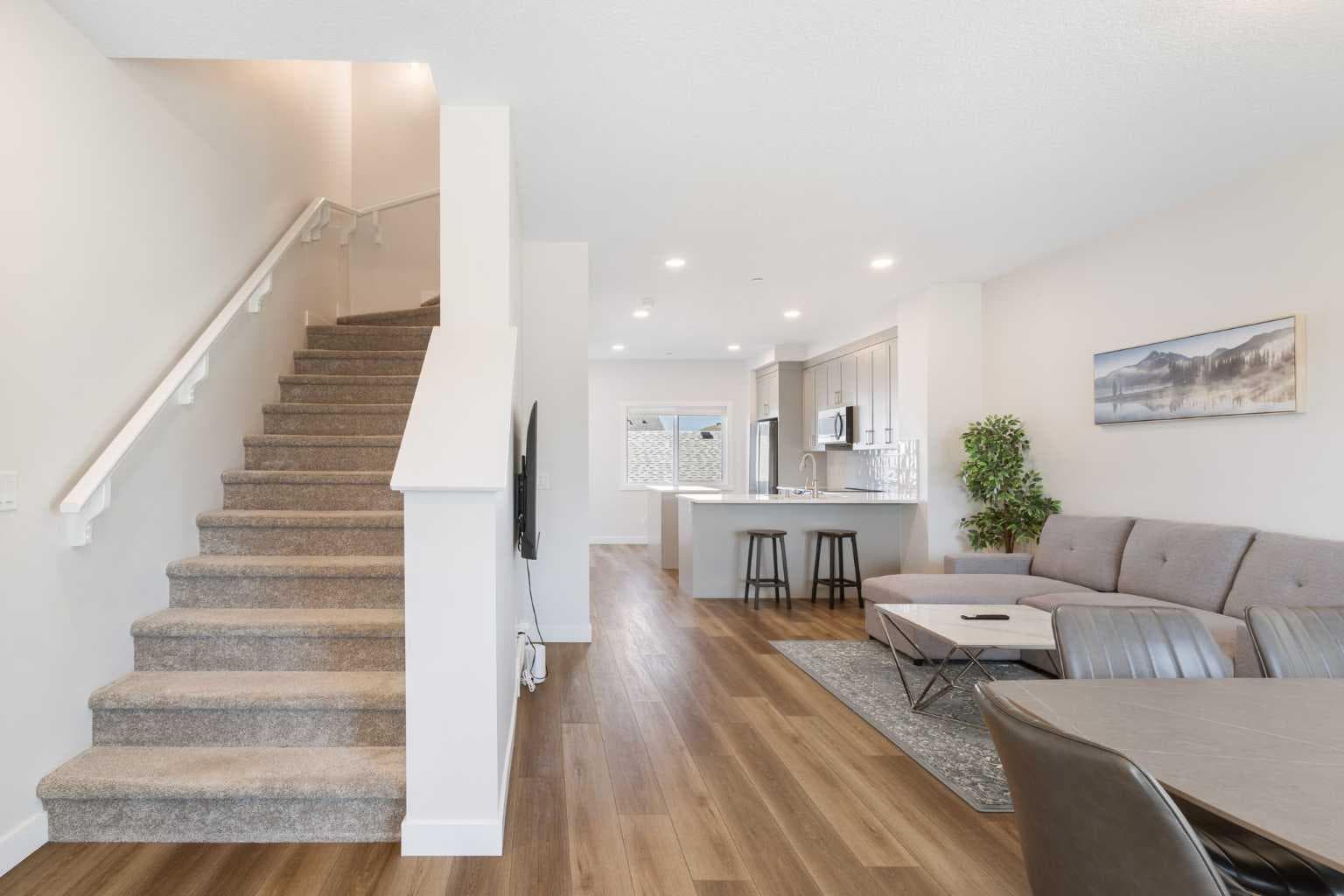251 Lucas Boulevard NW — photo 2