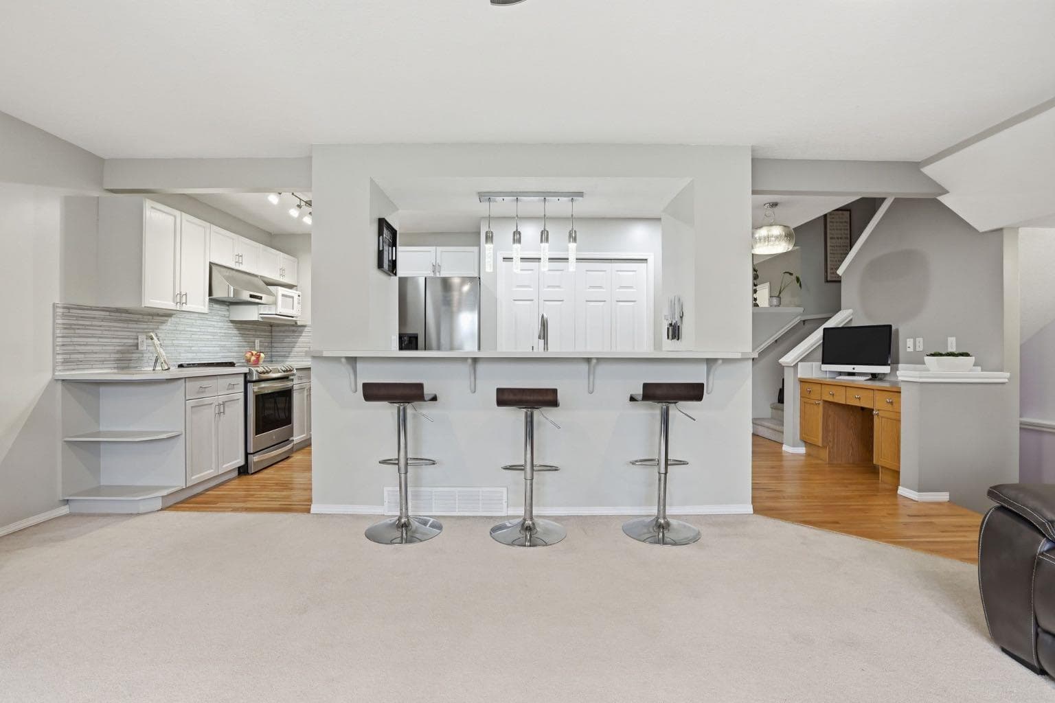 450 Elgin Way SE — photo 1