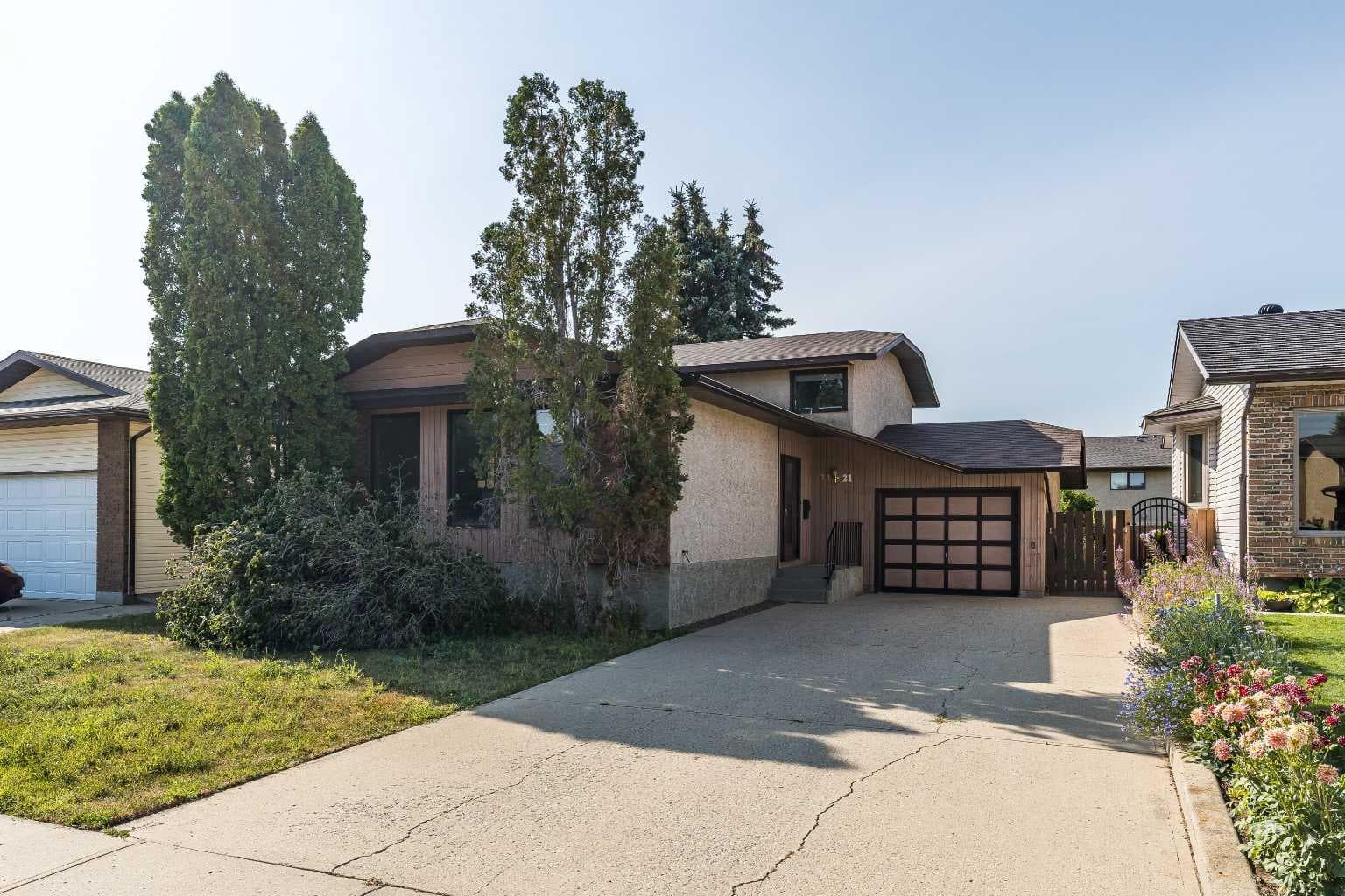21 Rundle Crescent SE — photo 1