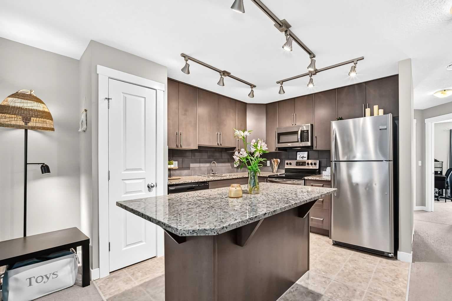 154 Cranford Walk SE — photo 3