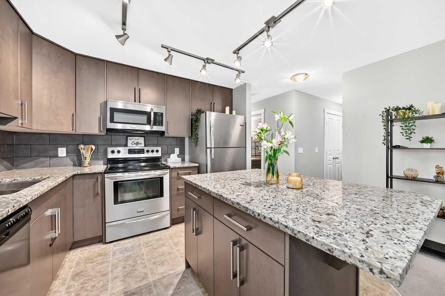 154 Cranford Walk SE — photo 4