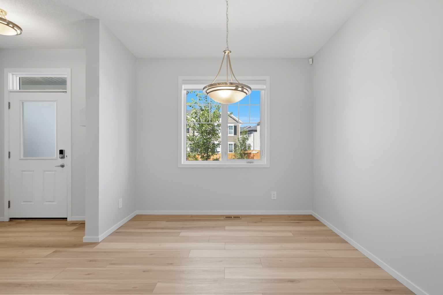 199 Carringham Road NW — photo 5