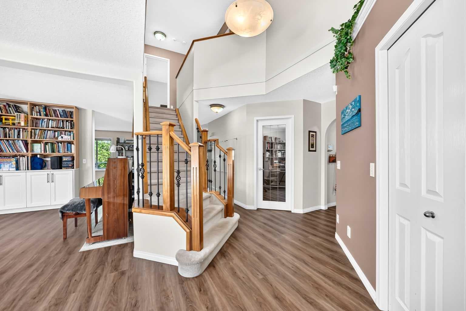 60 Harvest Park Way — photo 3