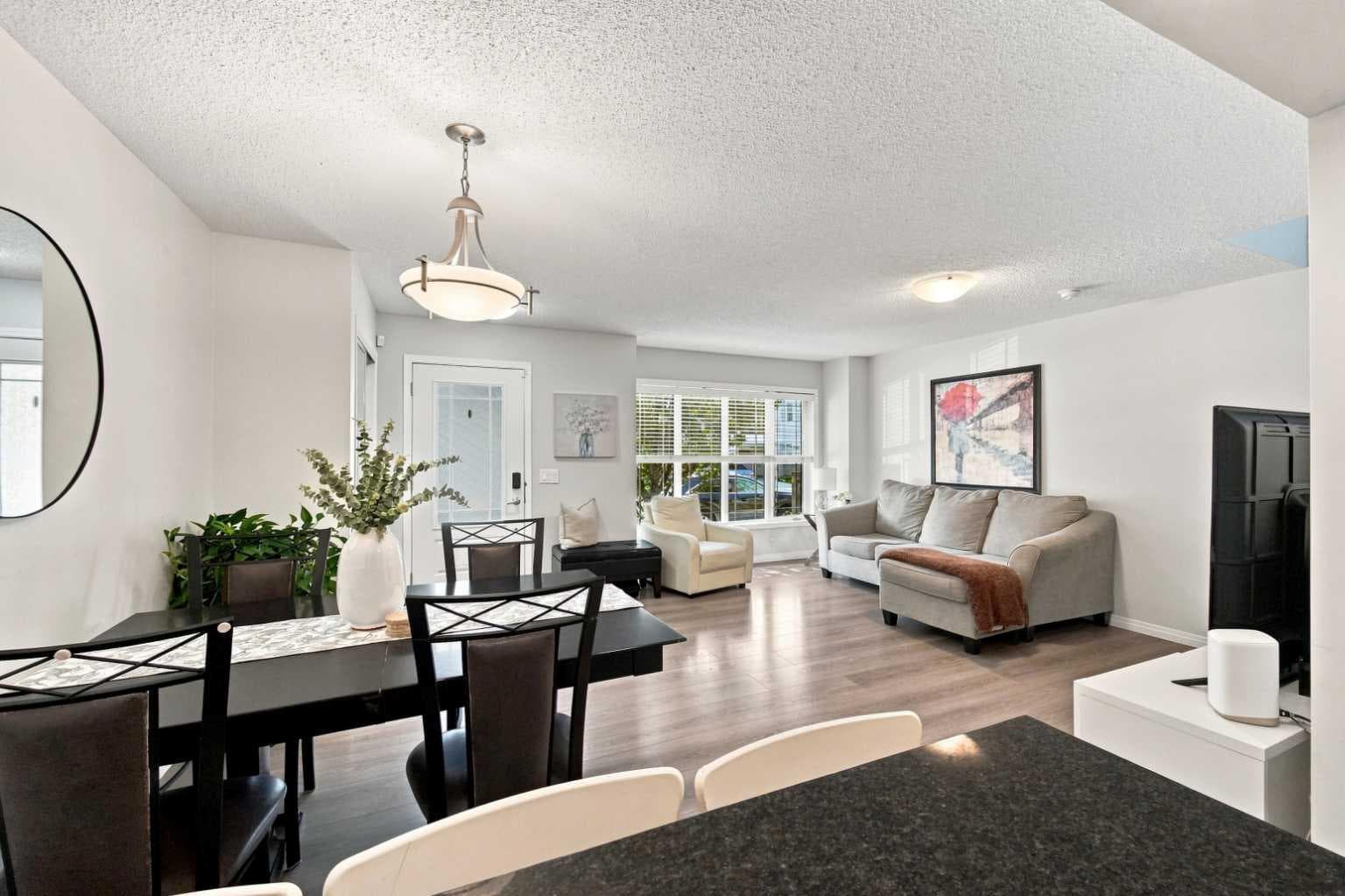 14 Windford Crescent SW — photo 4