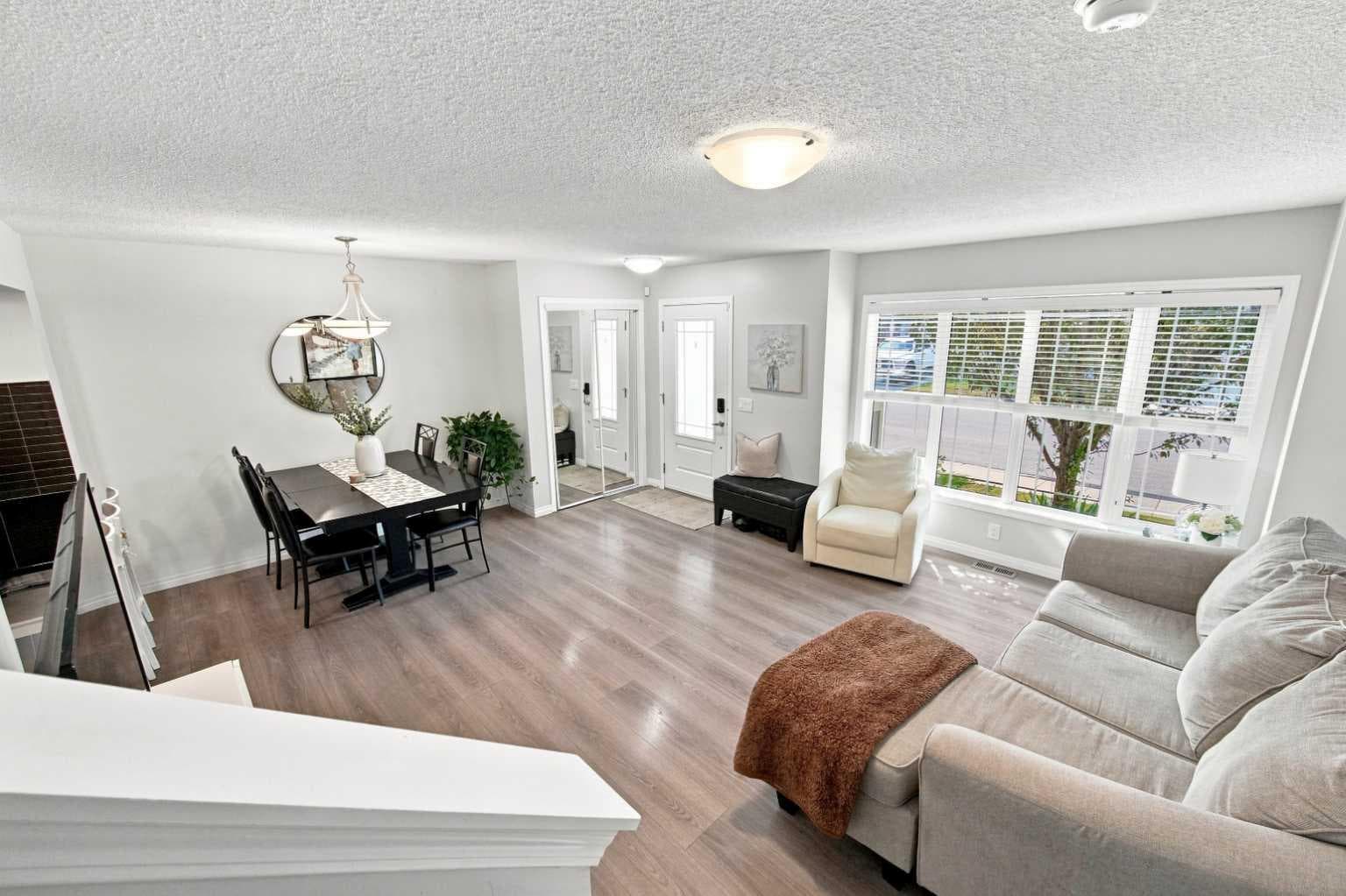 14 Windford Crescent SW — photo 5