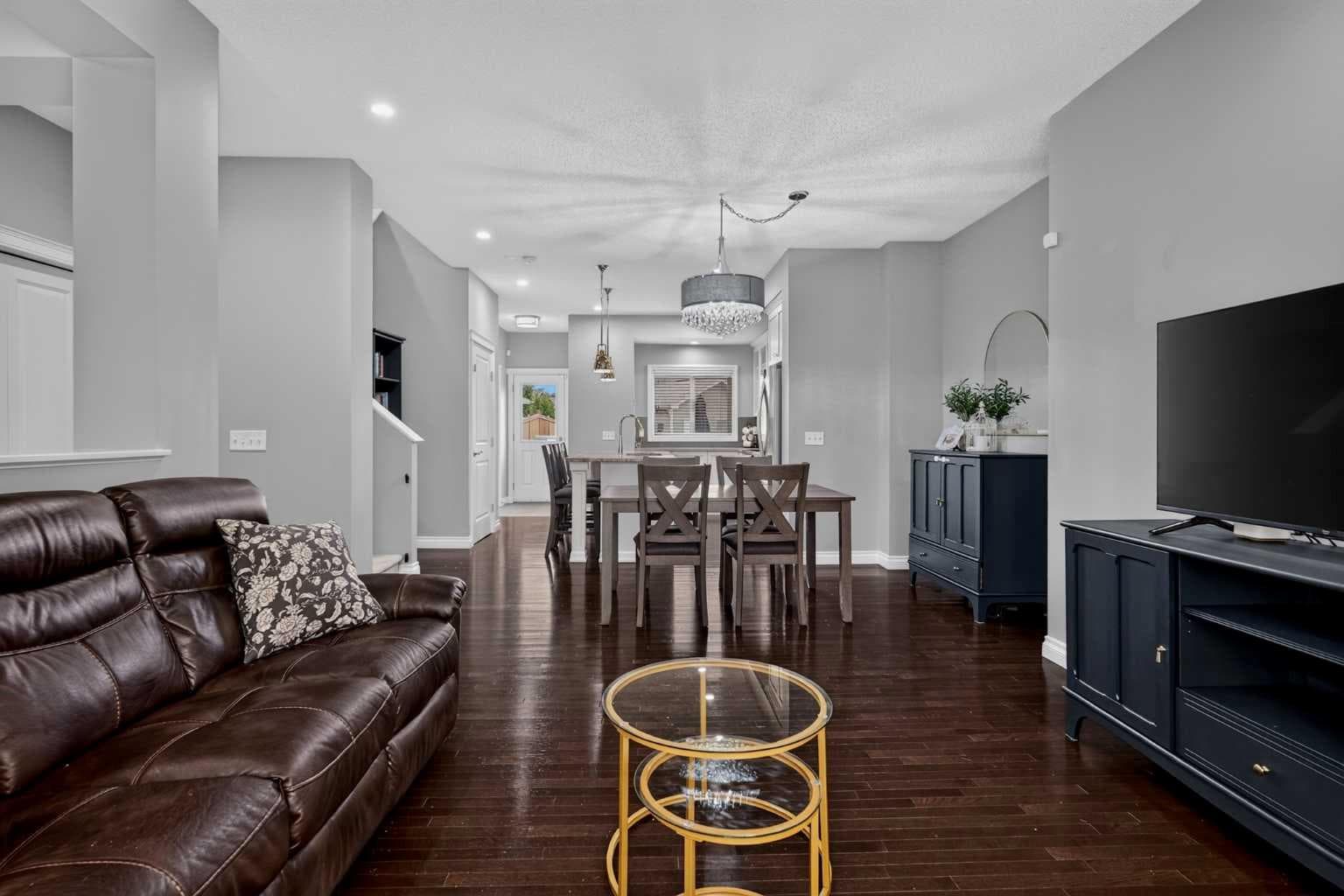 53 Mahogany Point SE — photo 4