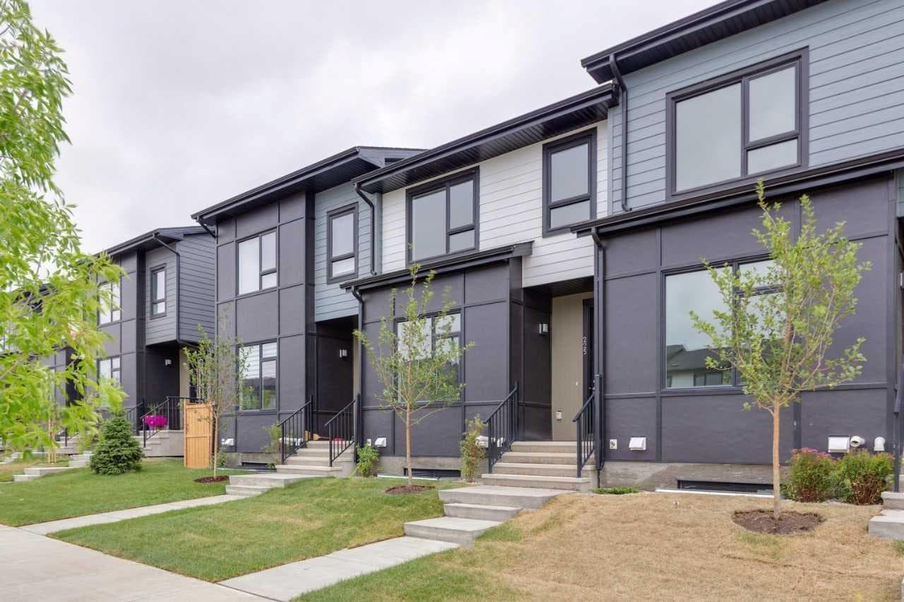225 Vantage Drive — photo 2