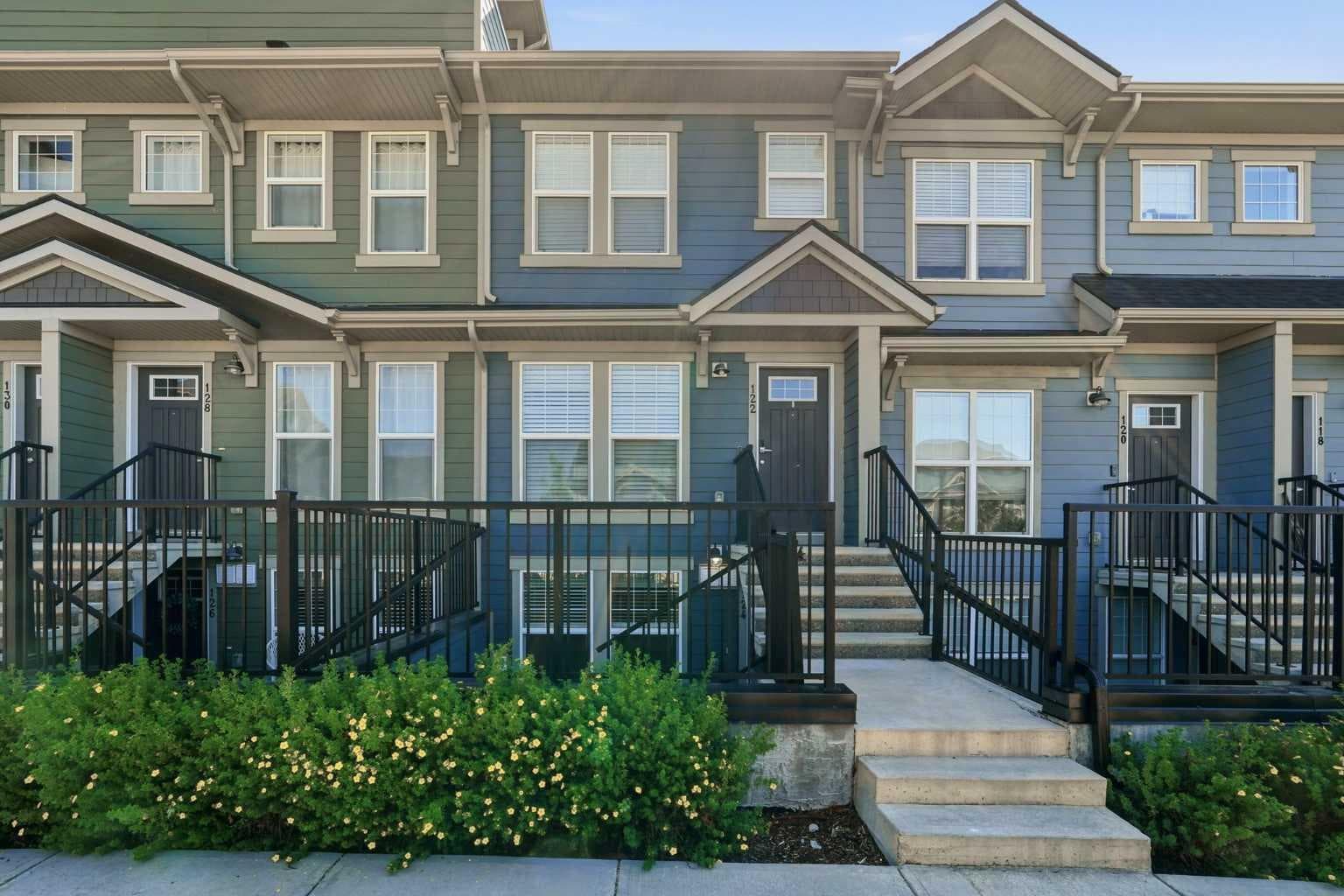 124 Cranbrook Square SE — photo 1