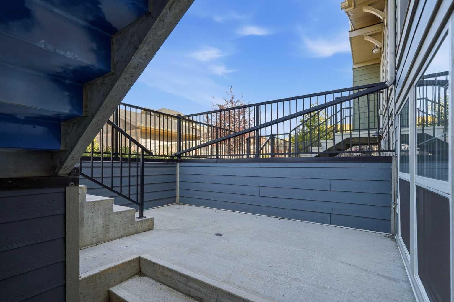 124 Cranbrook Square SE — photo 4