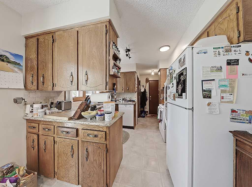 230 Oakwood Place SW — photo 3
