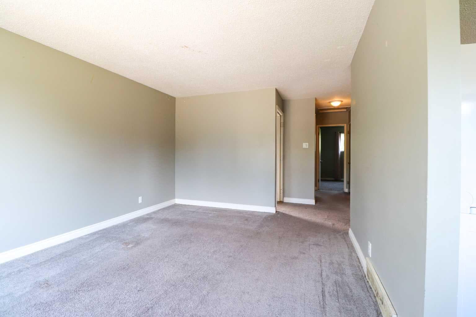 71 Laval Boulevard W — photo 5